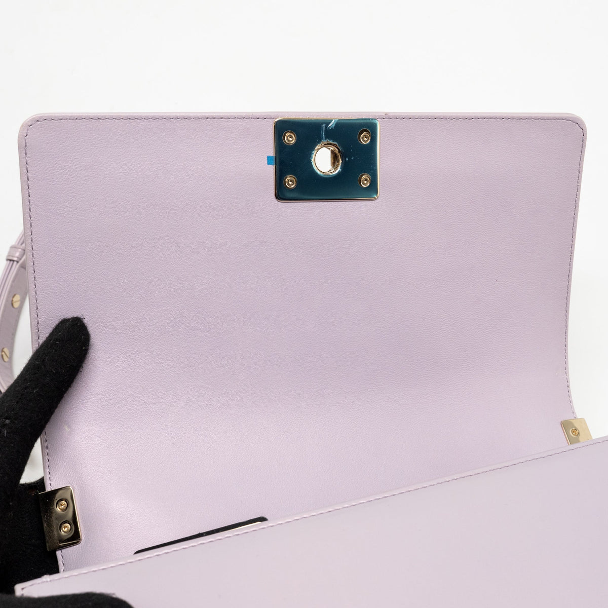 Chanel 16P Medium Boy Bag IRIDESCENT Glazed Calfskin Light Purple LGHW