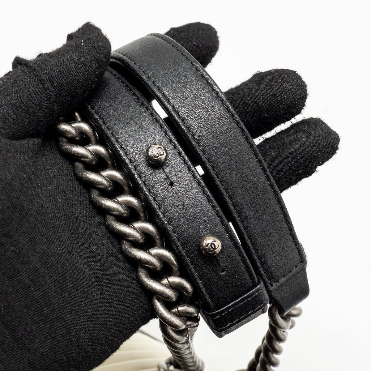 Chanel 16A Medium Boy Bag Pleated Calfskin Black/White RUTHENIUM HARDWARE