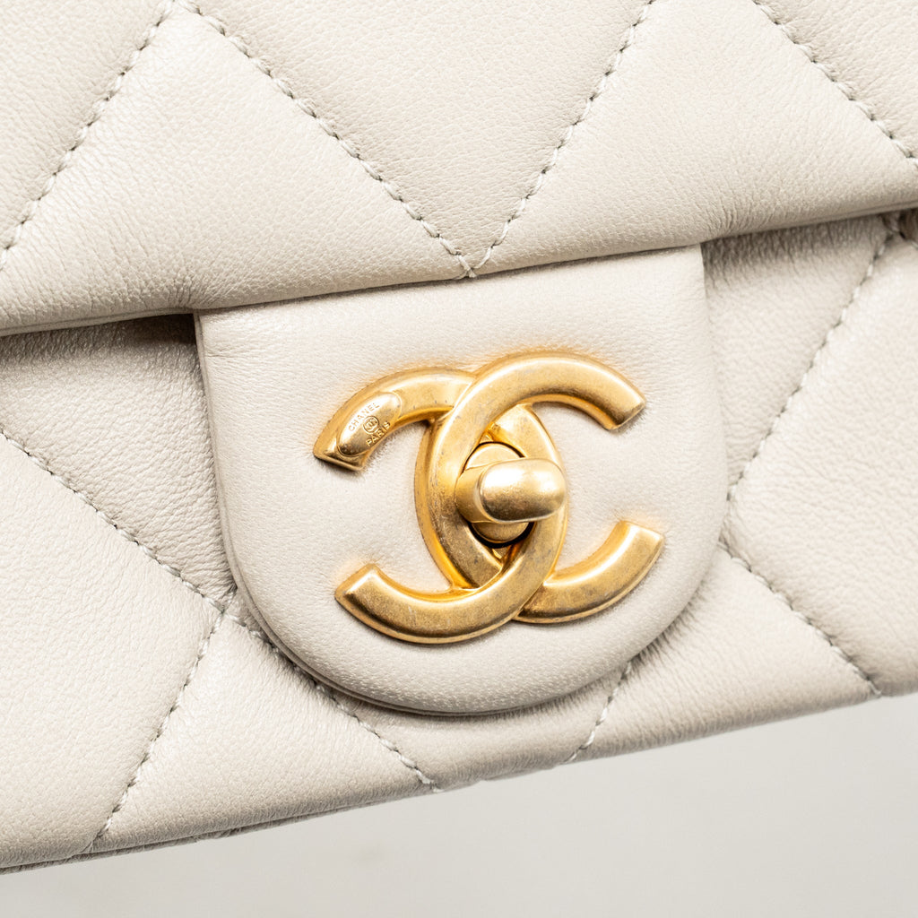 Chanel 24s pearl adjustable chain rectangular flap bag lambskin light grey GHW (microchip)