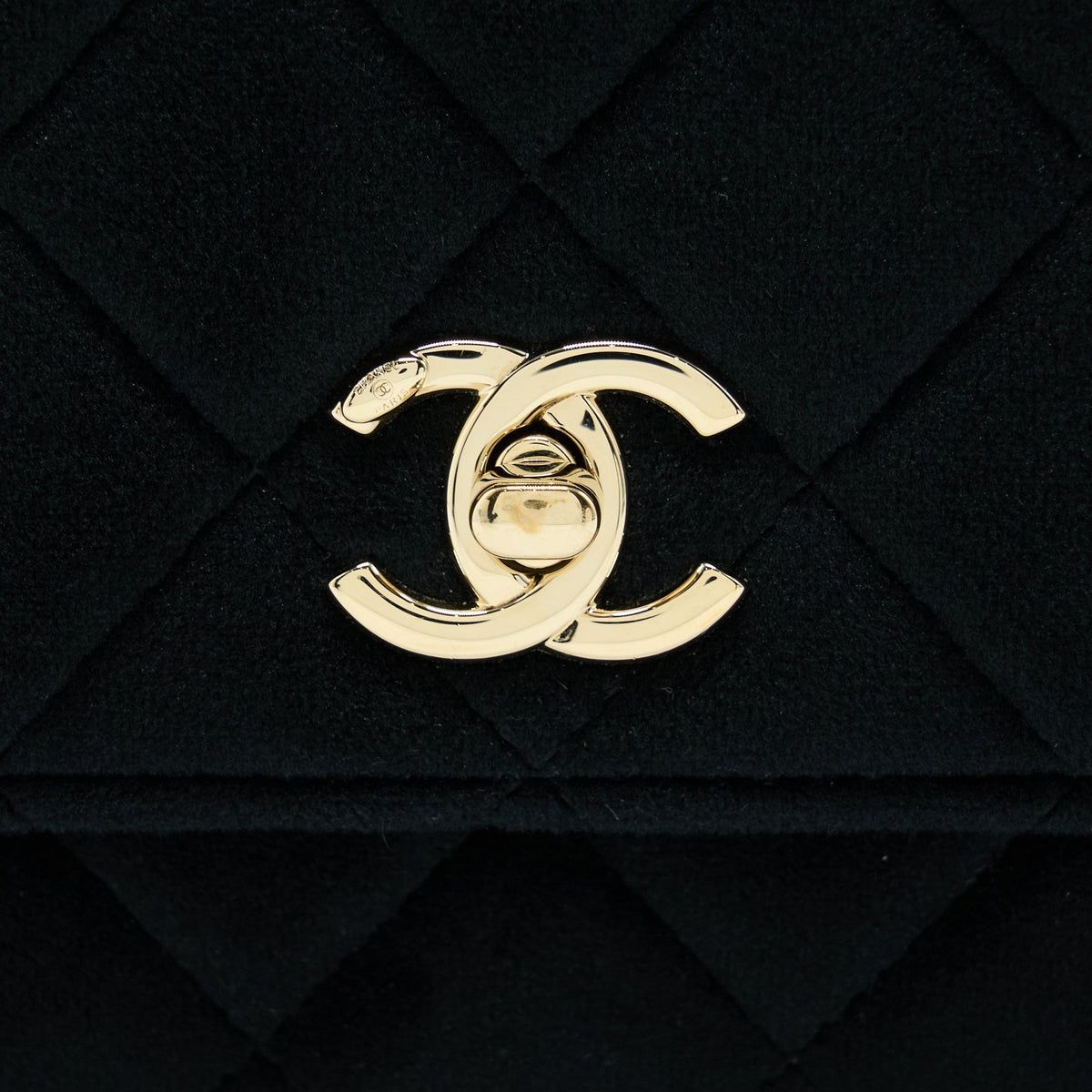 CHANEL VELVET PEARL CRUSH WALLET ON CHAIN BLACK LGHW