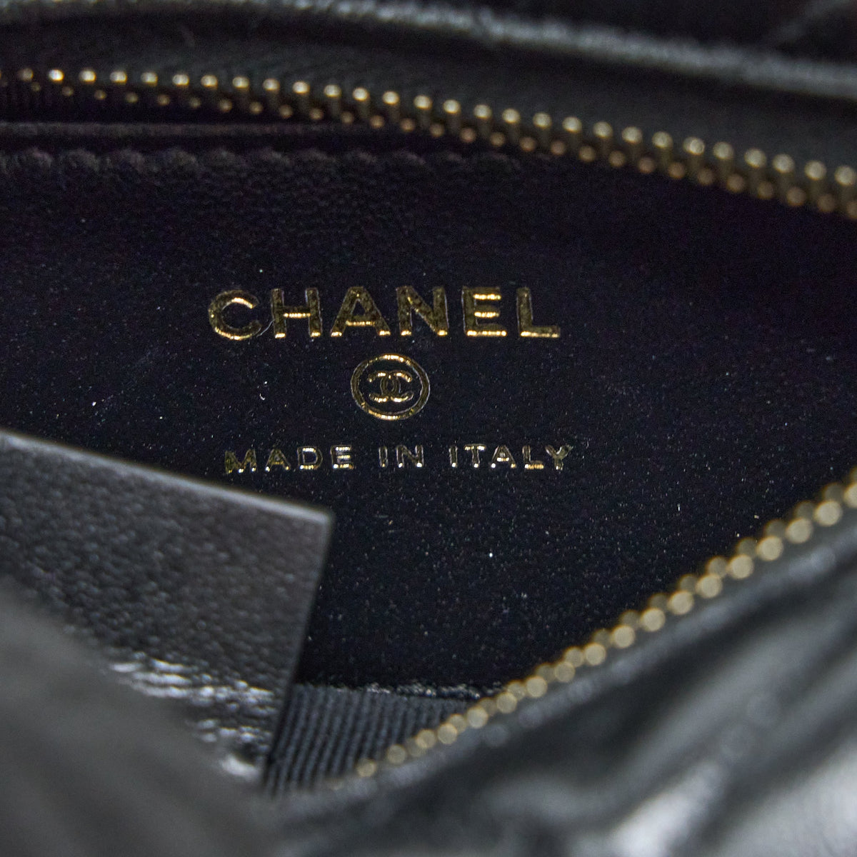 CHANEL 23C ROUND CRUISE POUCH LAMBSKIN BLACK LGHW (MICROCHIP)