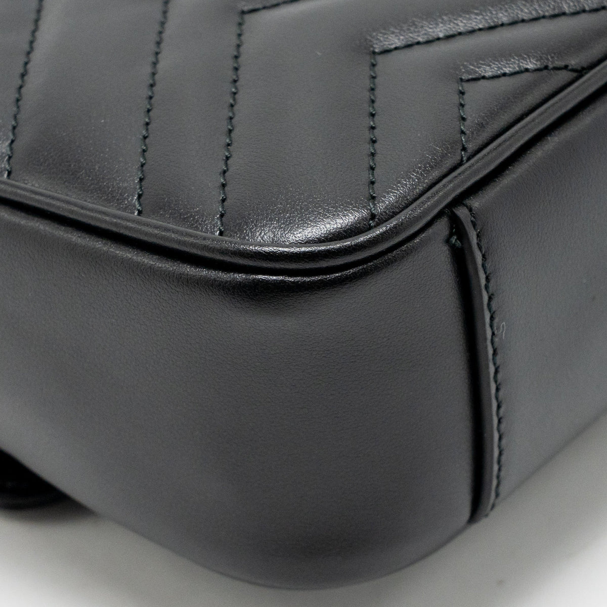 Gucci GG Marmont Small Shoulder Bag Chevron Leather Black GHW