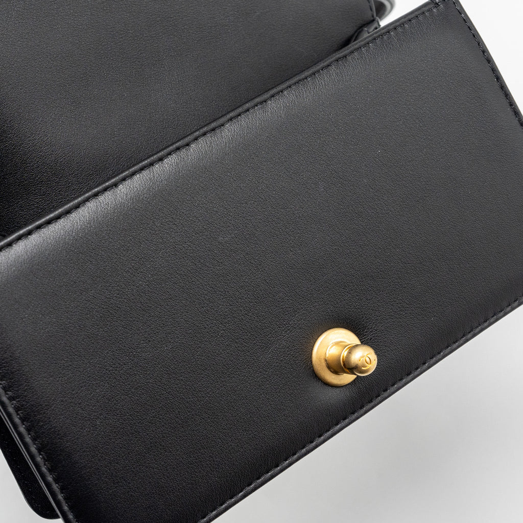 CHANEL SMALL BOY BAG SMOOTH CALFSKIN BLACK GHW(MICROCHIP)