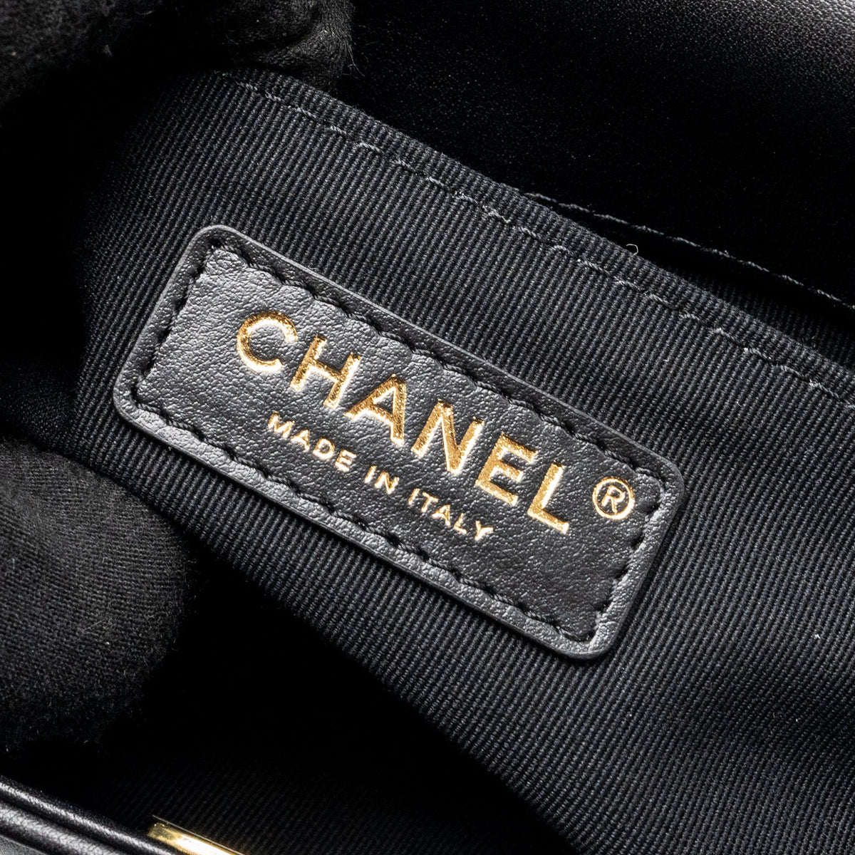 CHANEL SMALL BOY BAG SMOOTH CALFSKIN BLACK GHW(MICROCHIP)