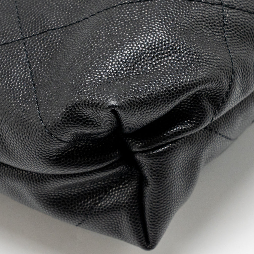 CHANEL MEDIUM 22 BAG CAVIAR BLACK GHW (MICROCHIP)