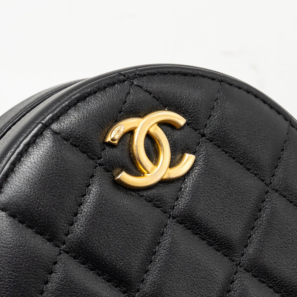 Chanel Round Clutch With Pearl Chain Lambskin Black GHW