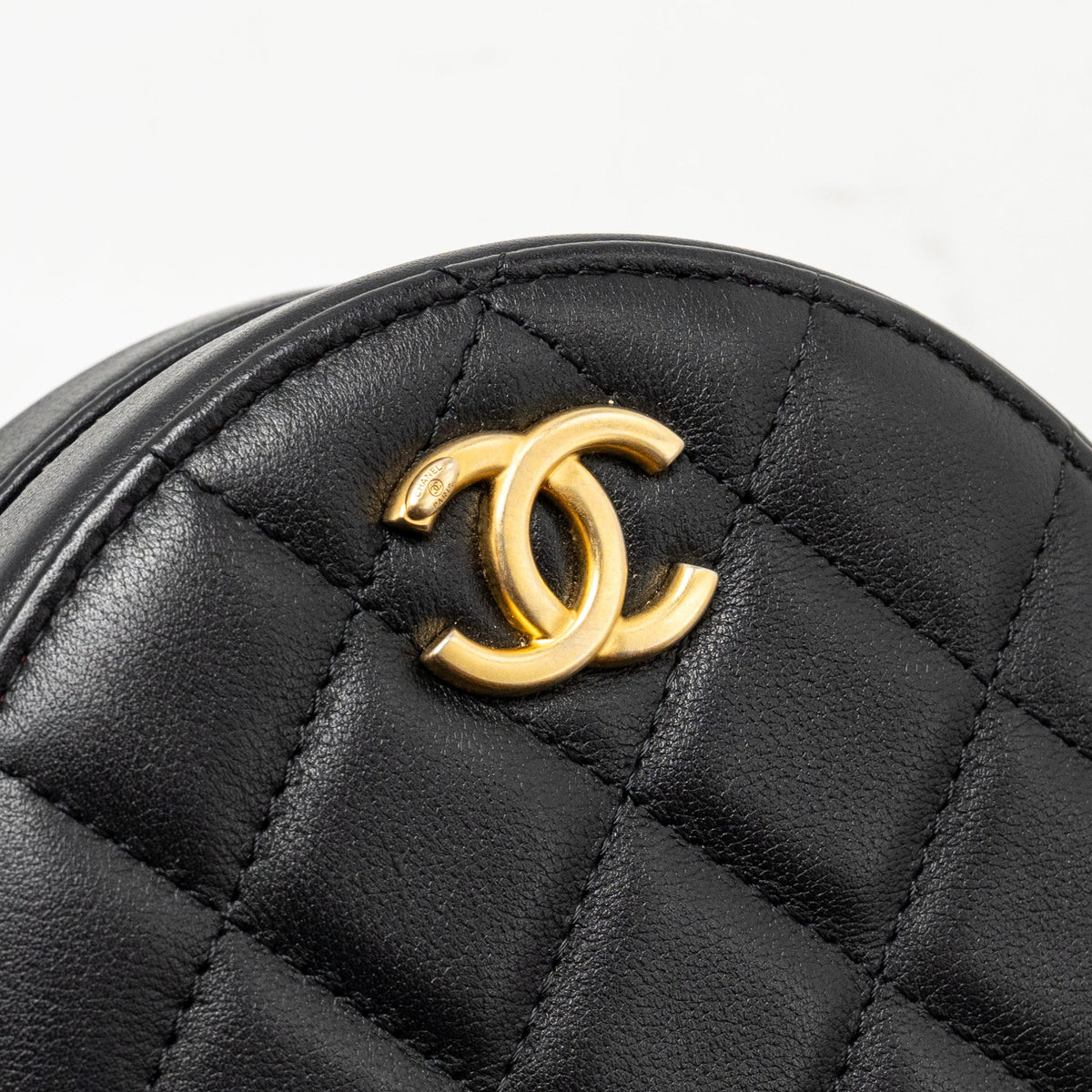Chanel Round Clutch With Pearl Chain Lambskin Black GHW