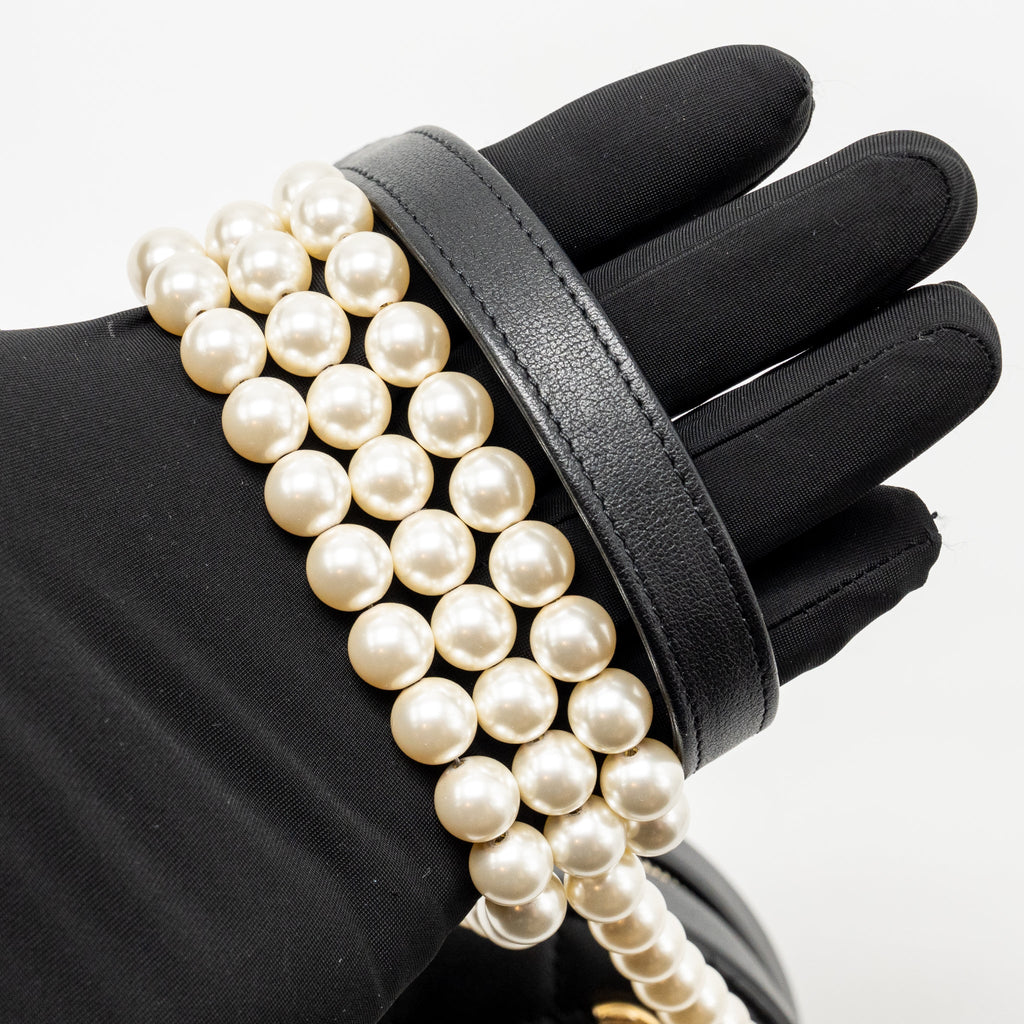 Chanel Round Clutch With Pearl Chain Lambskin Black GHW
