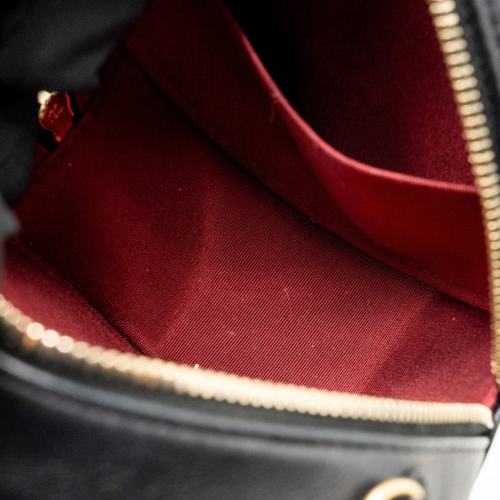 Chanel Round Clutch With Pearl Chain Lambskin Black GHW