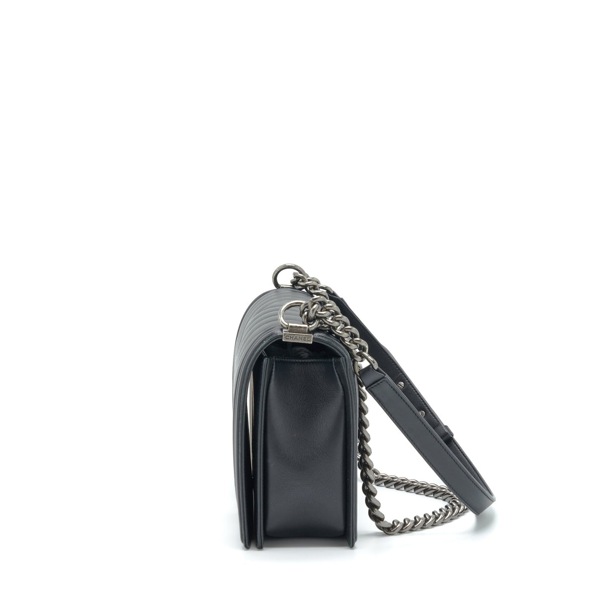 CHANEL NEW MEDIUM CHEVRON BOY BAG CALFSKIN BLACK RUTHENIUM HARDWARE