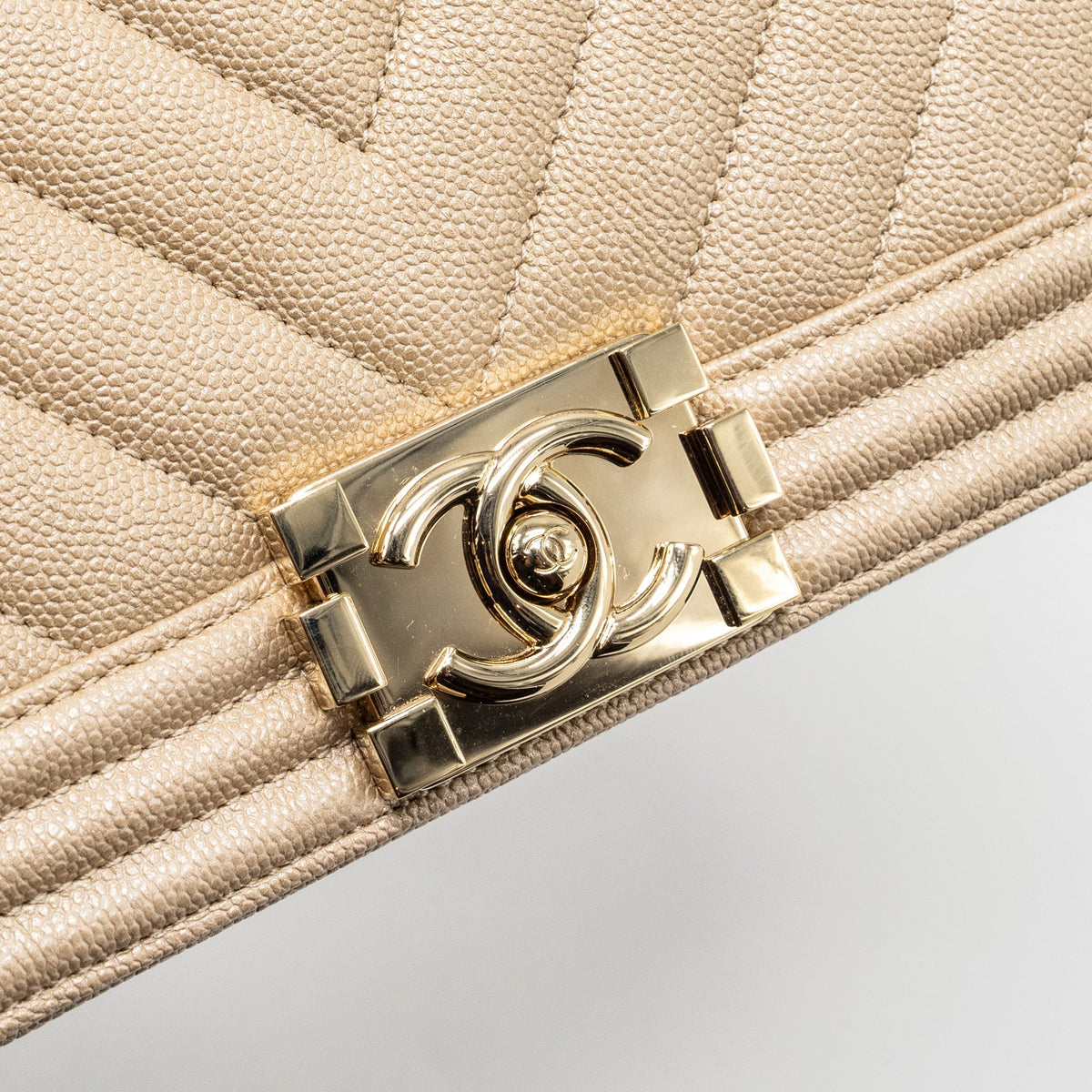 CHANEL MEDIUM CHEVRON BOY BAG CAVIAR IRIDESCENCE LIGHT BEIGE LGHW