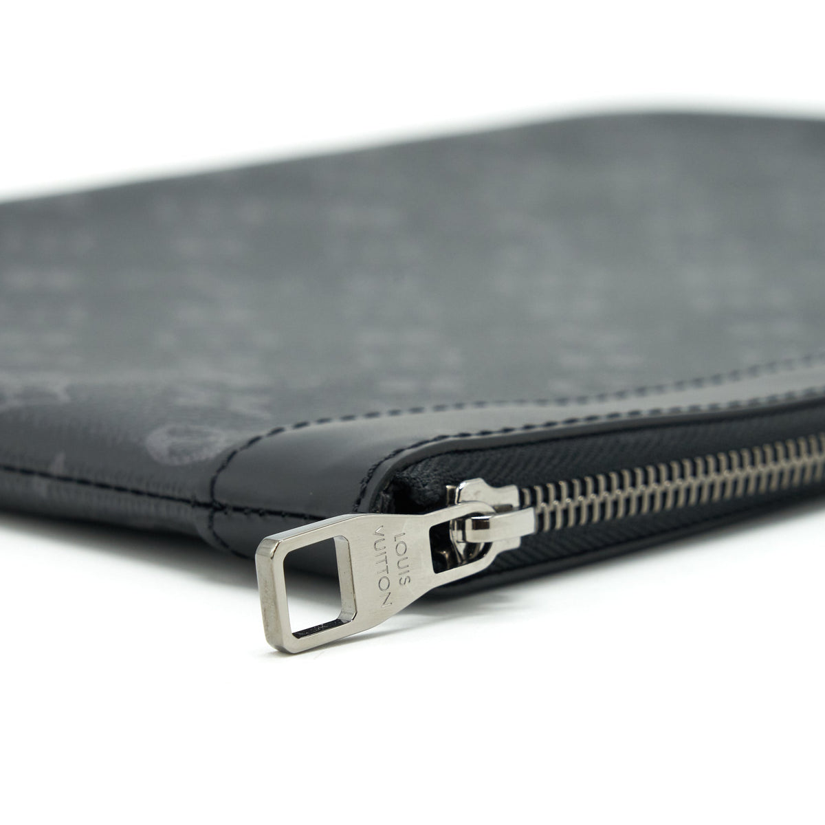 LOUIS VUITTON DISCOVERY POUCH MONOGRAM ECLIPSE COATED CANVAS