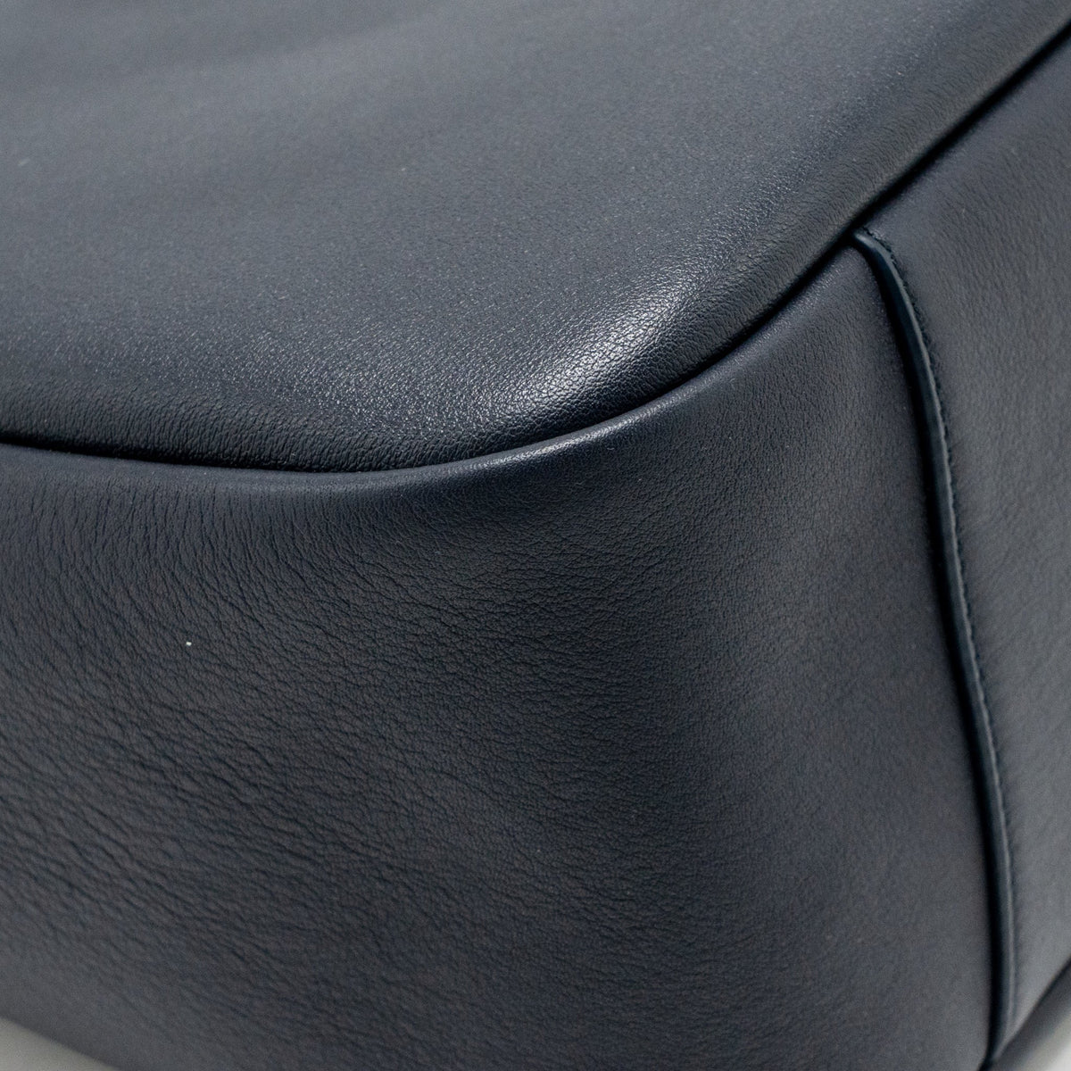 Saint Laurent/YSL Le 5 A 7 Supple Large Bag Grained Calfskin Bleu Abysse GHW