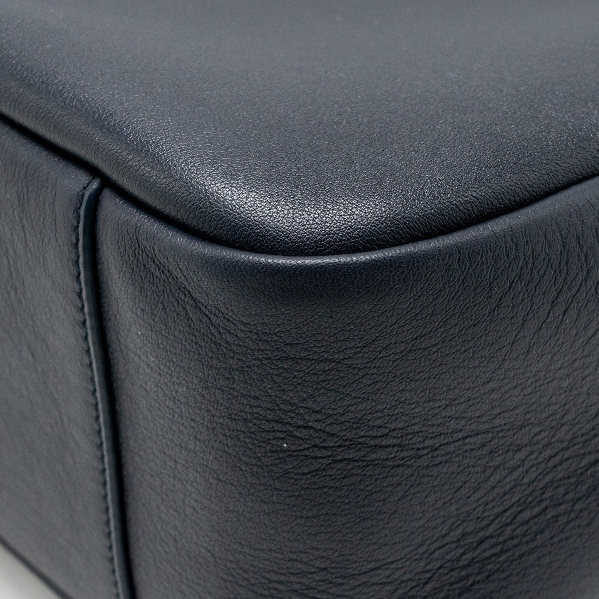 Saint Laurent/YSL Le 5 A 7 Supple Large Bag Grained Calfskin Bleu Abysse GHW