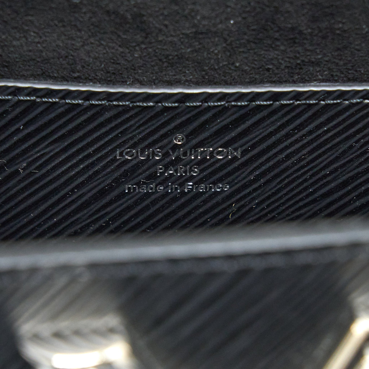 LOUIS VUITTON TWIST PM EPI BLACK SHW