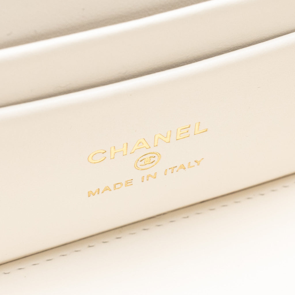 CHANEL LONG VANITY WITH CHAIN CAVIAR WHITE LGHW (MICROCHIP)