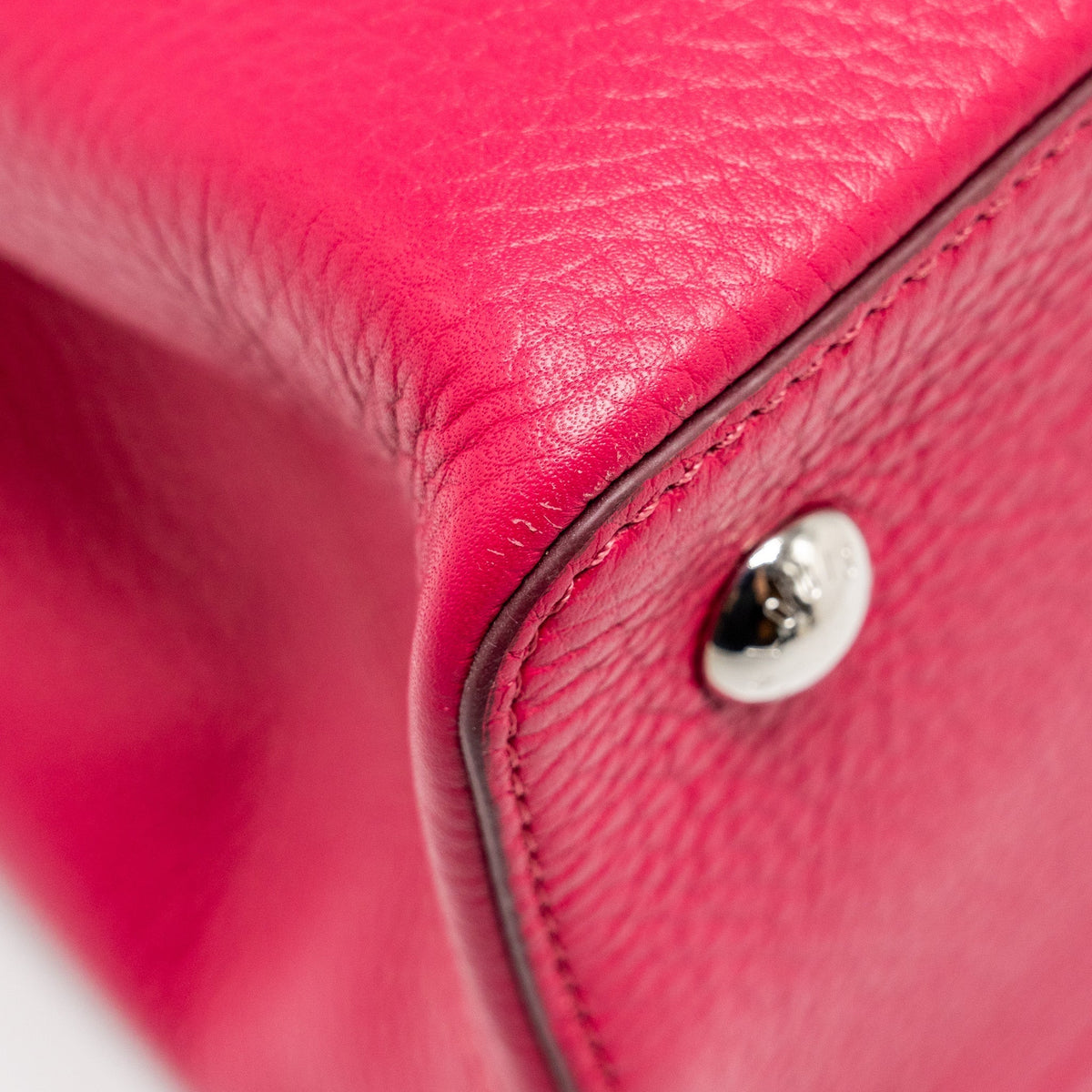 LOUIS VUITTON CAPUCINES TAURILLON HOT PINK SHW