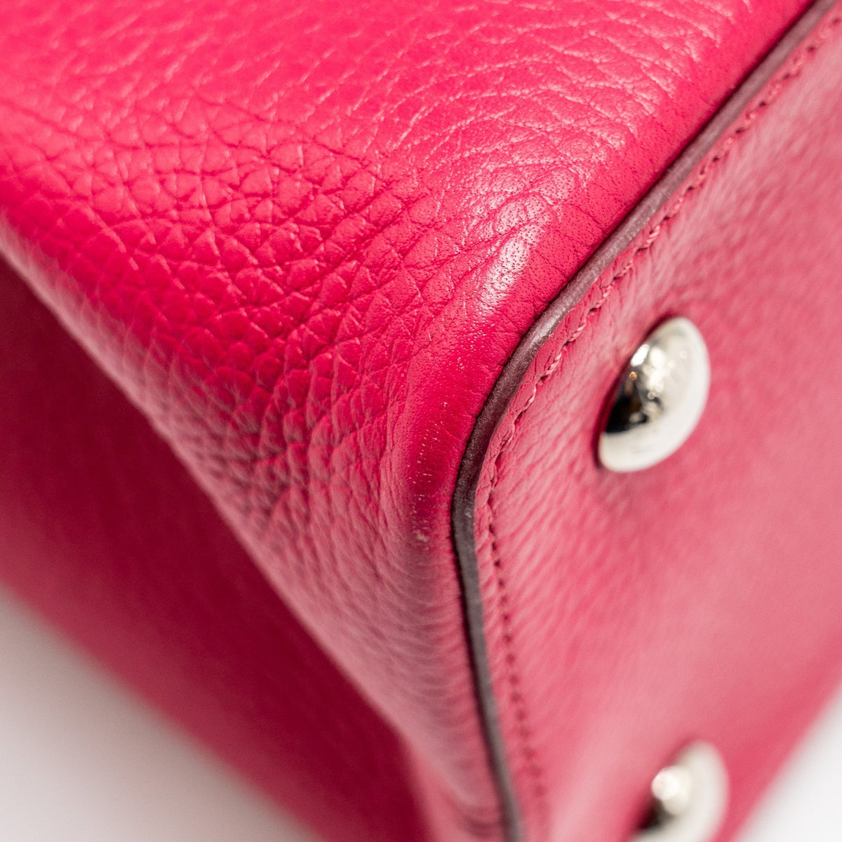 LOUIS VUITTON CAPUCINES TAURILLON HOT PINK SHW