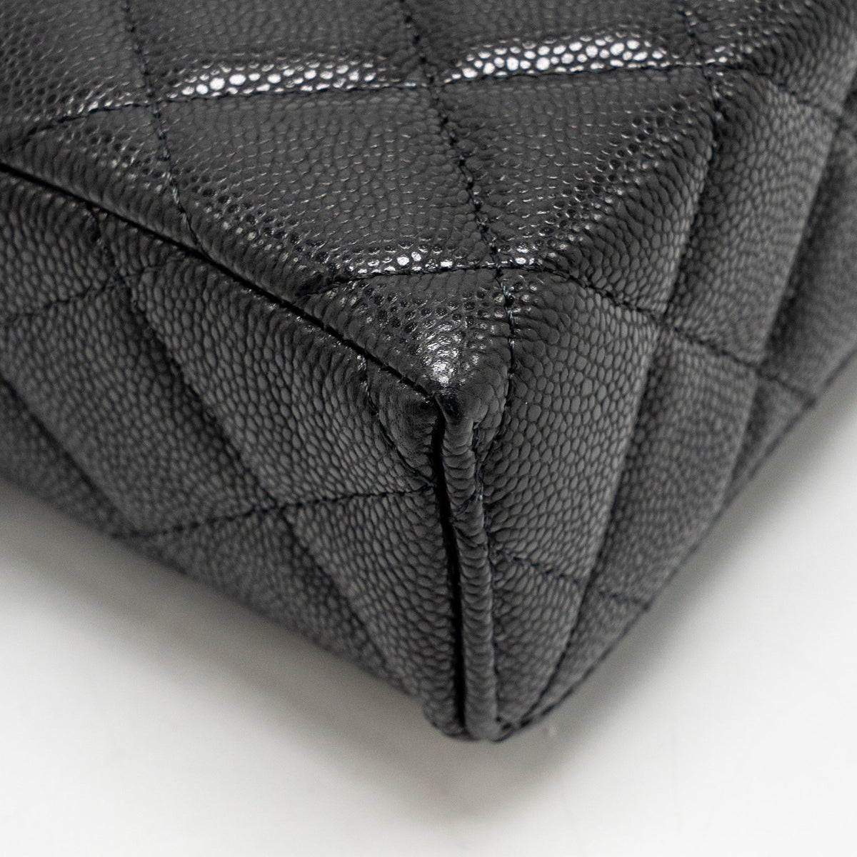 Chanel CC top Handle vanity with chain caviar black LGHW (microchip)