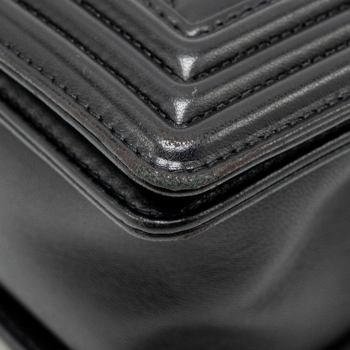 CHANEL MEDIUM BOY BAG LAMBSKIN BLACK GHW