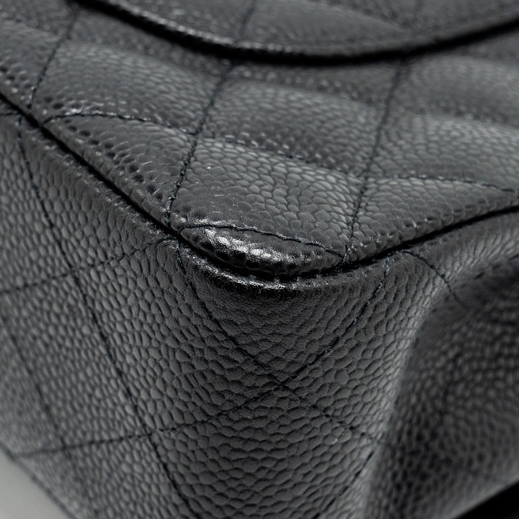 CHANEL MEDIUM CLASSIC DOUBLE FLAP BAG CAVIAR BLACK GHW