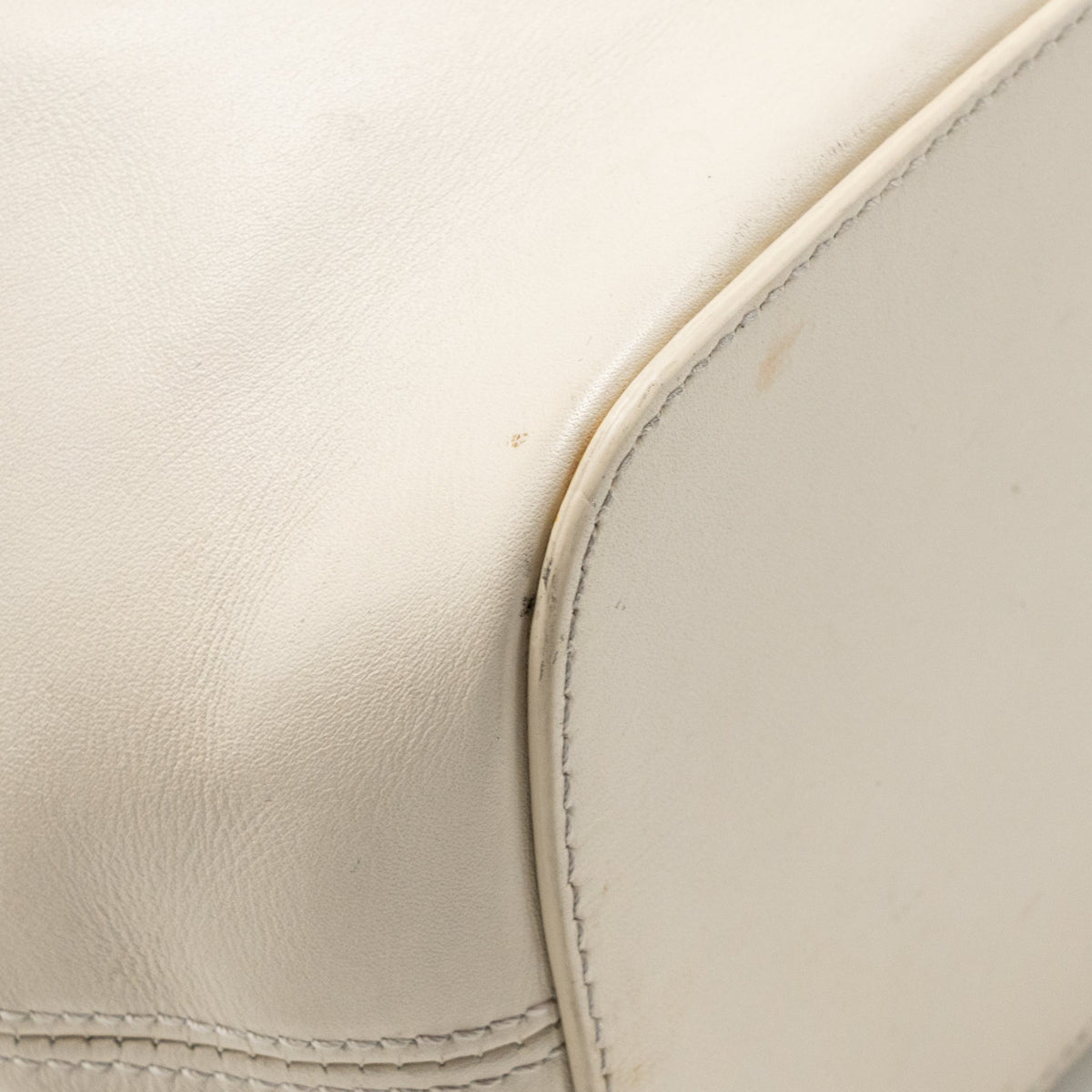Bvlgari Serpenti Forever Bucket Bag Calfskin White/Green LGHW