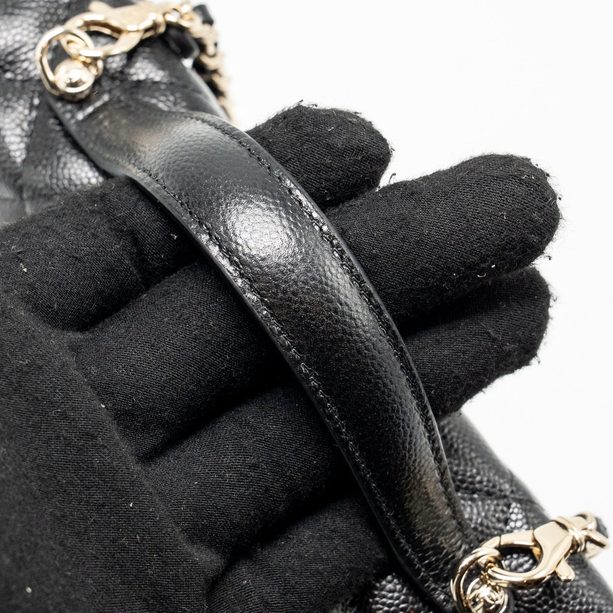 CHANEL 25P CC TOP HANDLE VANITY WITH CHAIN CAVIAR BLACK LGHW (MICROCHIP)