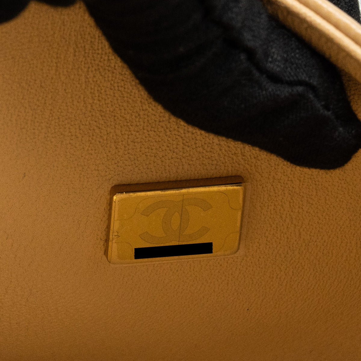 CHANEL MEDIUM CLASSIC DOUBLE FLAP BAG CAVIAR BEIGE GHW (MICROCHIP)