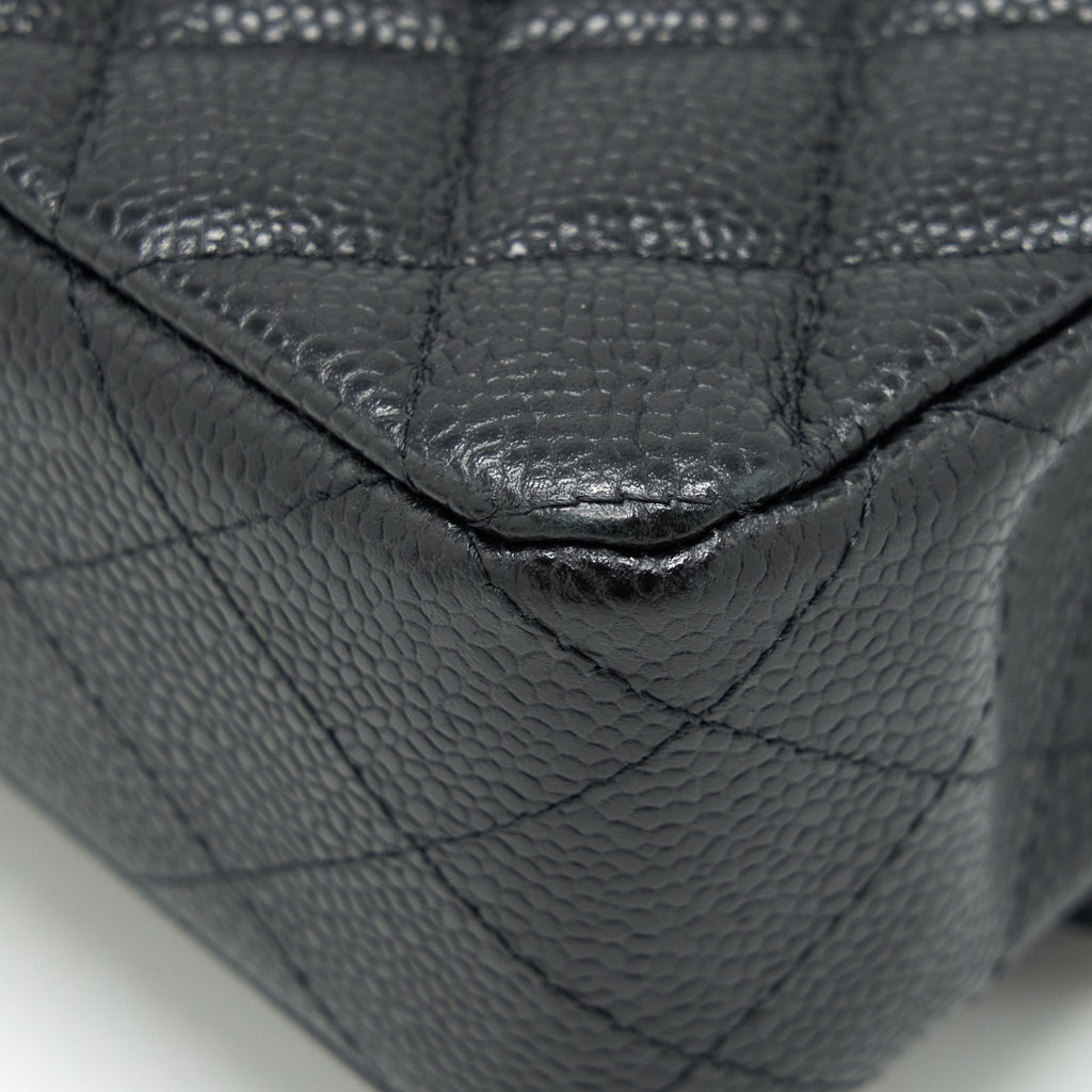 CHANEL MEDIUM CLASSIC FLAP BAG CAVIAR BLACK GHW