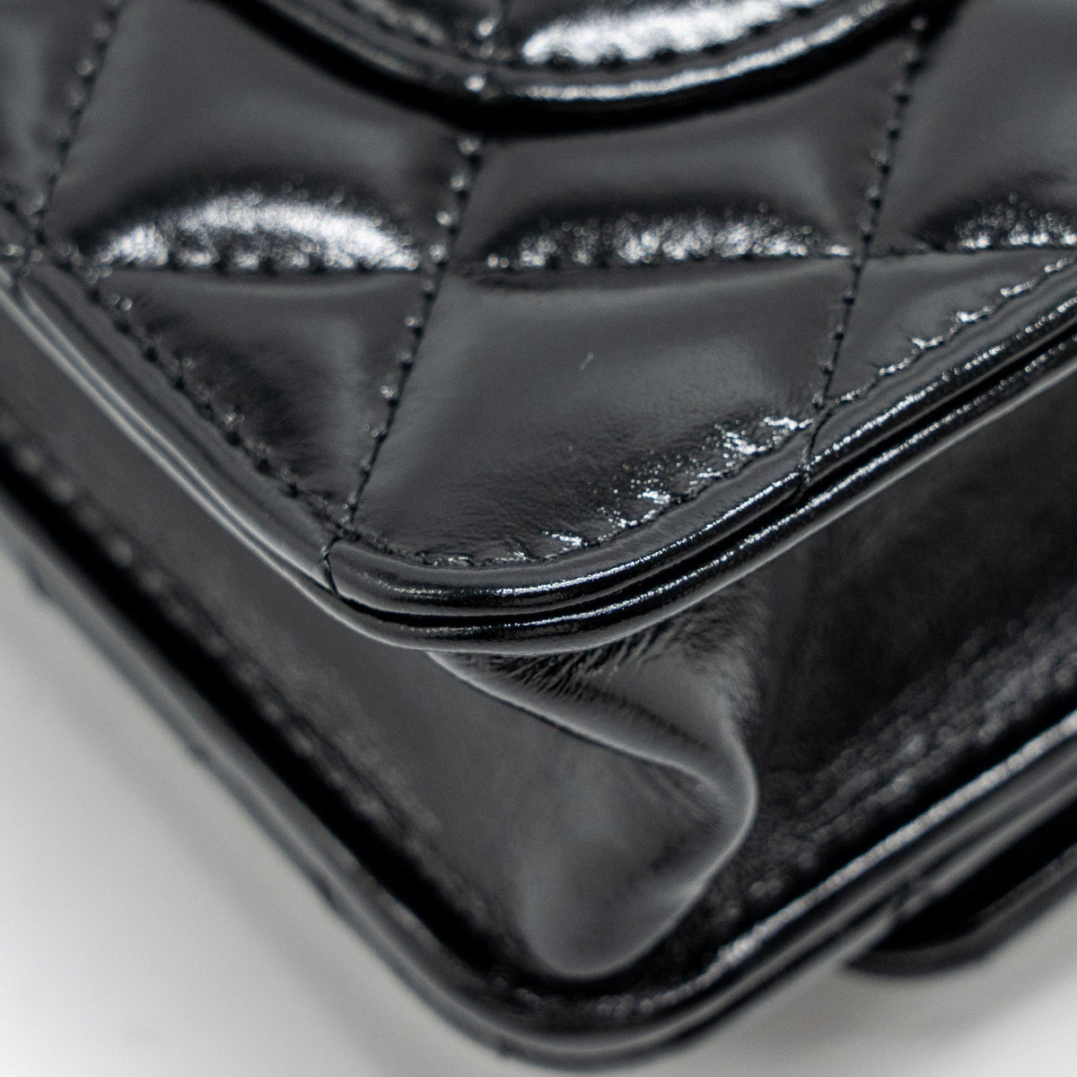 CHANEL 24A WALLET ON CHAIN SHINY CALFSKIN BLACK GHW (MICROCHIP)