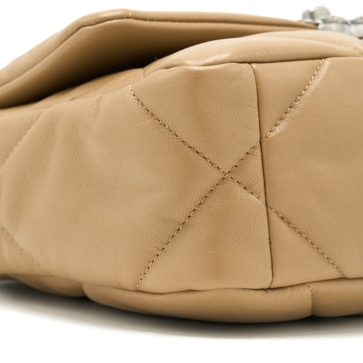 CHANEL 22B SMALL 19 BAG LAMBSKIN BEIGE MULTICOLOR HARDWARE (MICROCHIP)