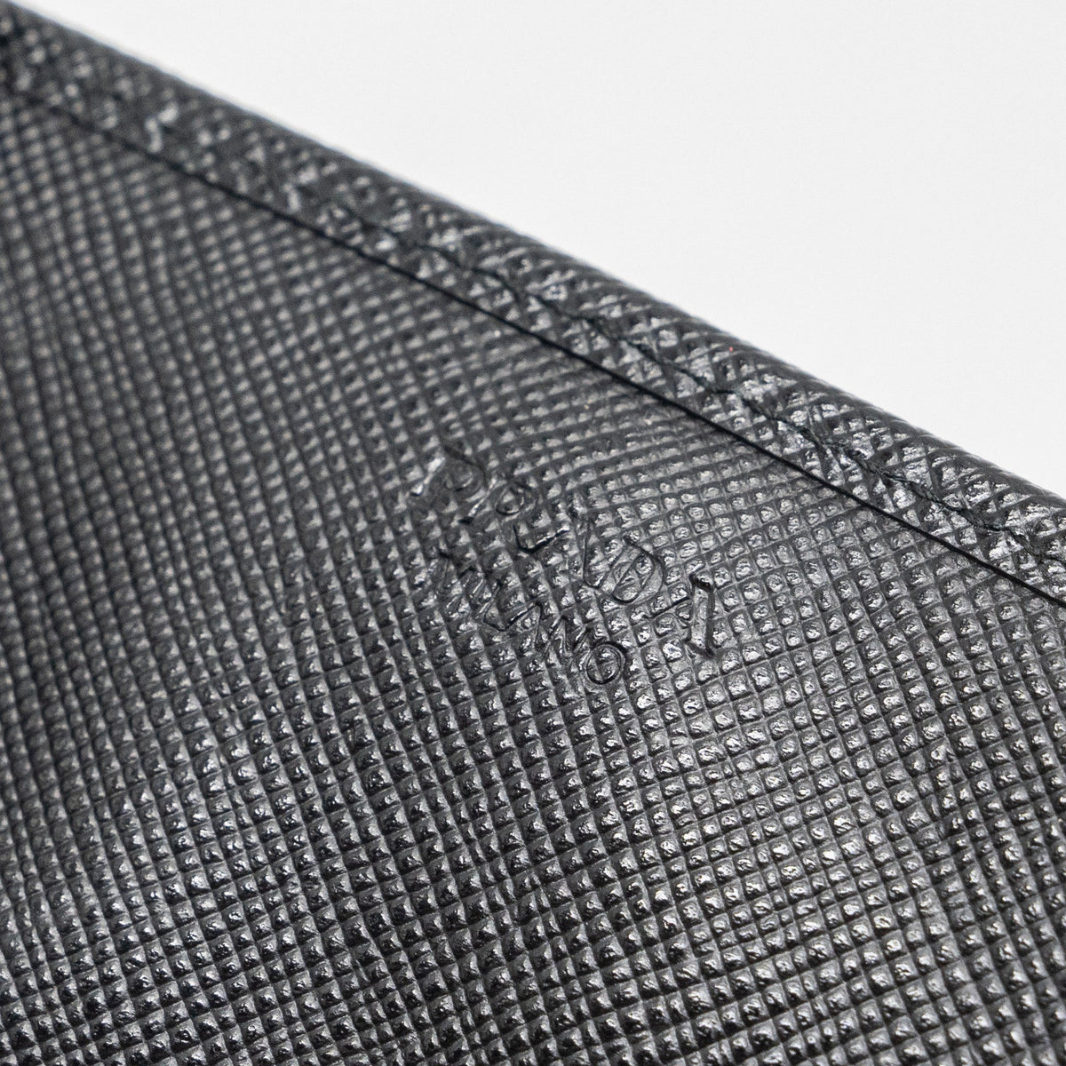 PRADA LONG WALLET WITH CHAIN SAFFIANO BLACK GHW