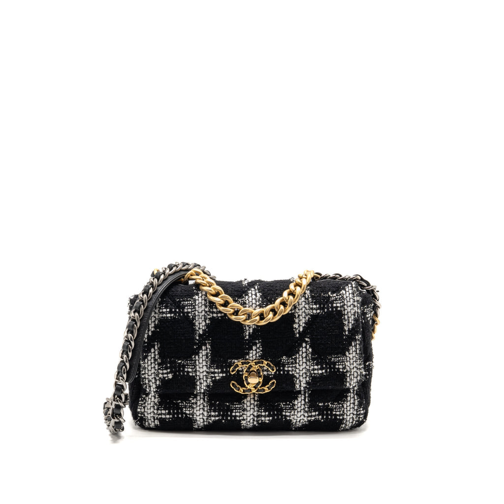 Chanel Small 19 Bag Houndstooth Tweed Black/White Multicolour Hardware