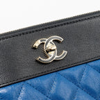CHANEL CC LOGO QUILTED ZIP POUCH / CLUTCH SHINY SHEEPSKIN BLACK/ BLUE GHW