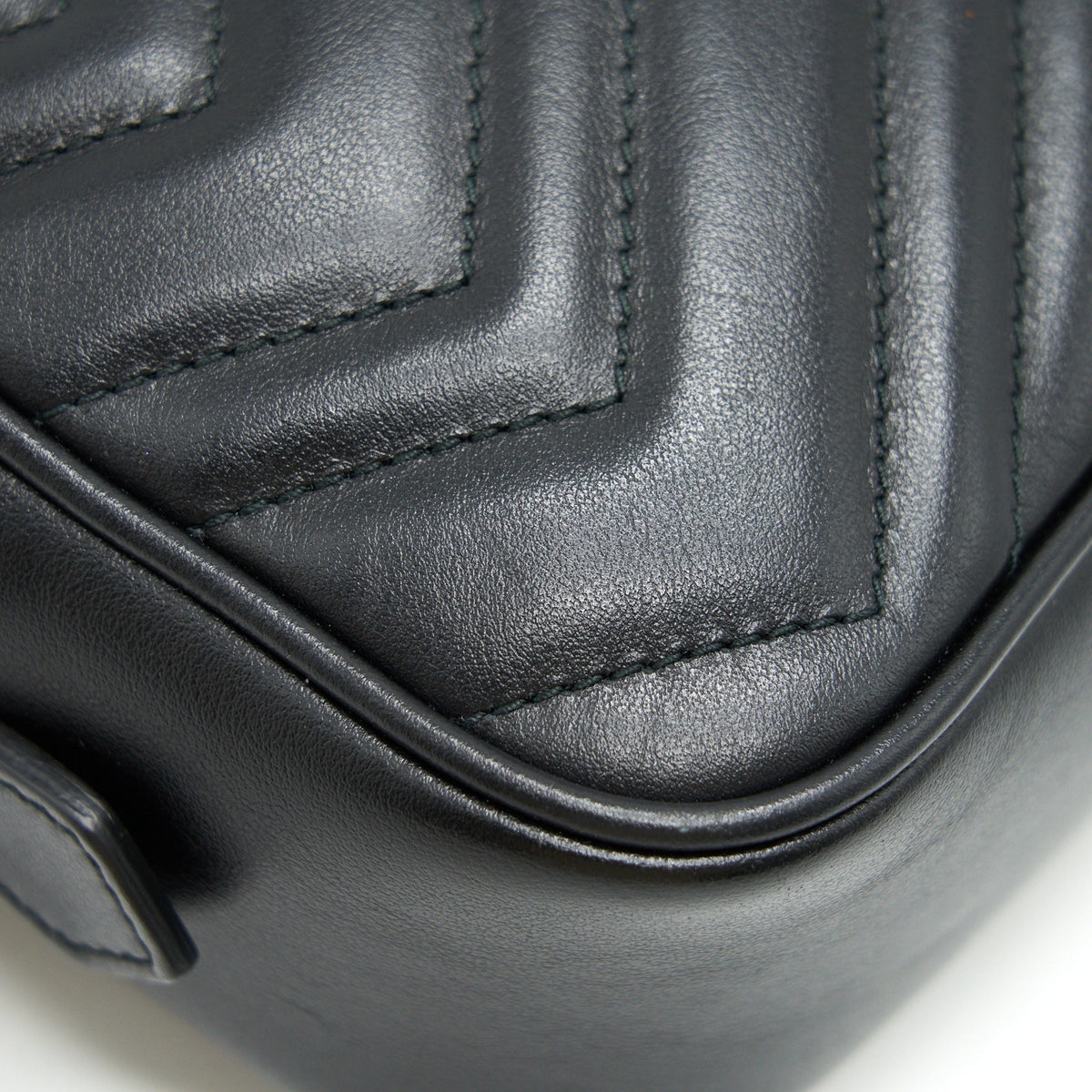 GUCCI MARMONT CAMERA BAG BLACK
