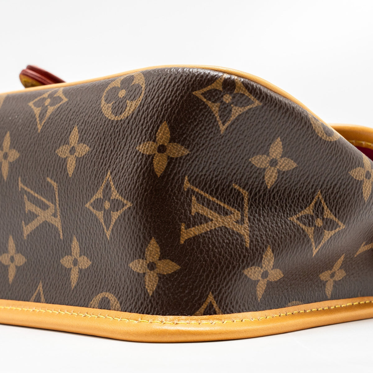 LOUIS VUITTON DIANE BAG WITH FUCHSIA STRAP MONOGRAM CANVAS GHW