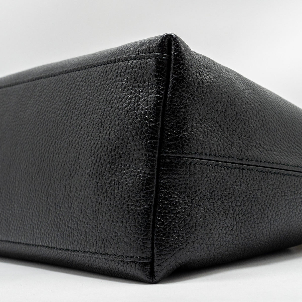 GUCCI INTERLOCKING G SOHO TOTE BAG CALFSKIN BLACK GHW