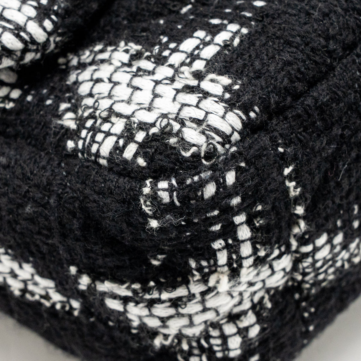 Chanel Small 19 Bag Houndstooth Tweed Black/White Multicolour Hardware