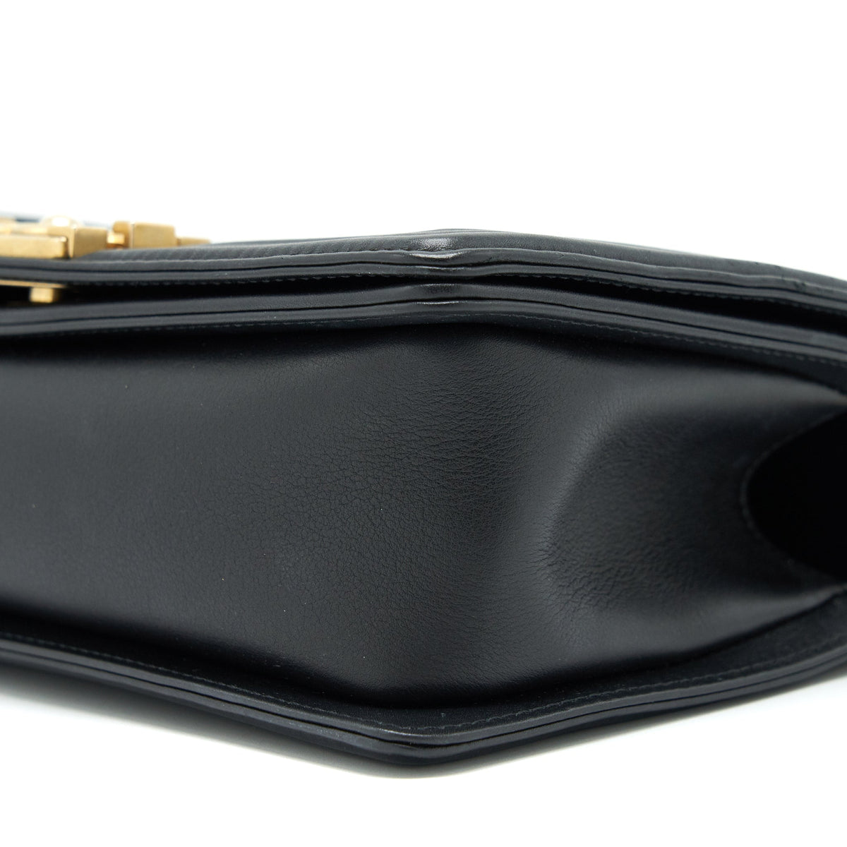 CHANEL MEDIUM BOY BLACK LAMBSKIN GHW