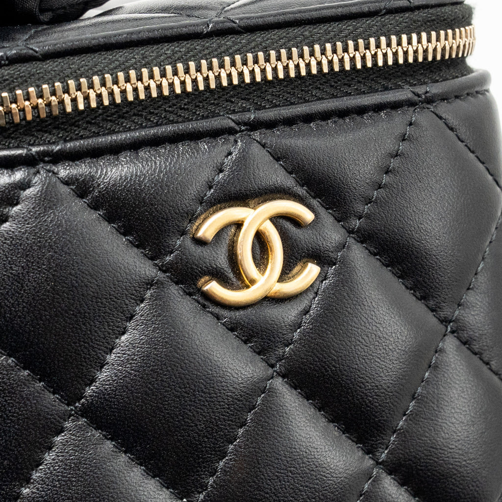 Chanel top handle mini vanity case with chain lambskin black GHW