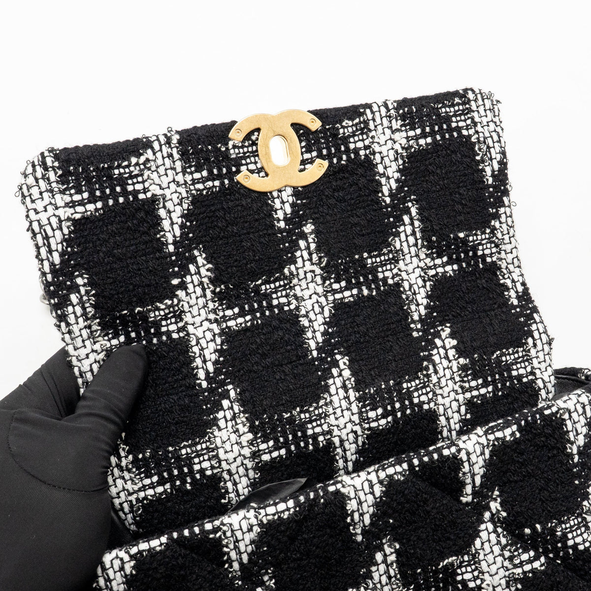 Chanel Small 19 Bag Houndstooth Tweed Black/White Multicolour Hardware