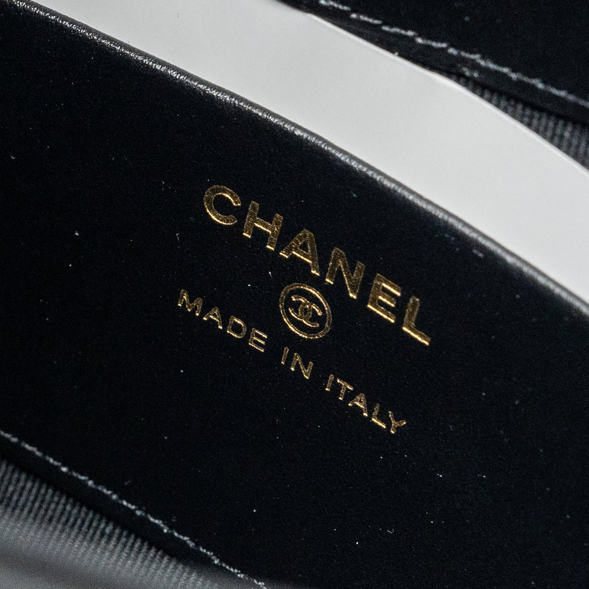CHANEL 24C MINI 31 CLUTCH WITH CHAIN SHINY CALFSKIN BLACK LGHW (MICROCHIP)