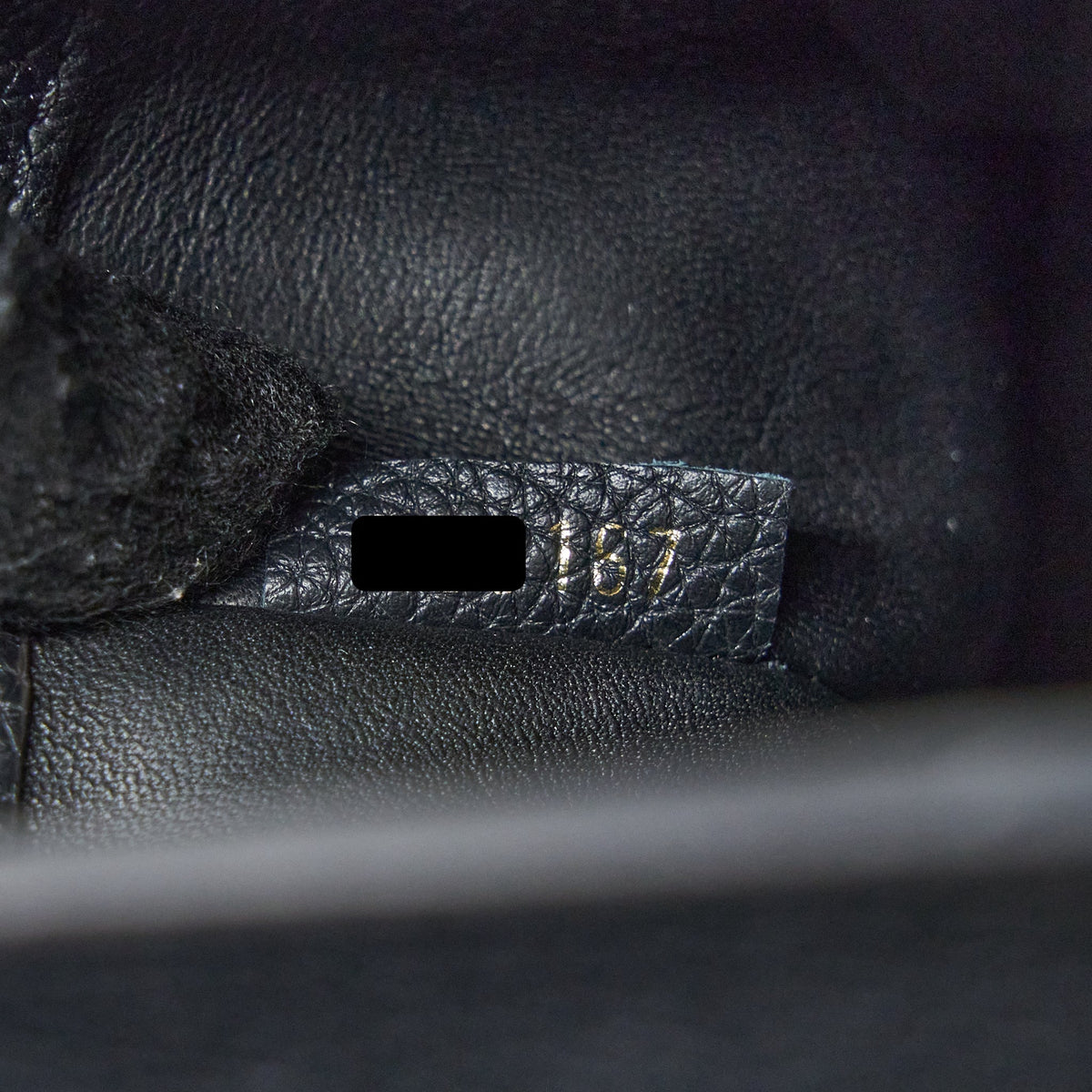 LOUIS VUITTON CITY STEAMER MM GRAINED CALFSKIN BLACK GHW