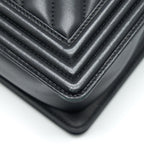 CHANEL NEW MEDIUM CHEVRON BOY BAG CALFSKIN BLACK RUTHENIUM HARDWARE