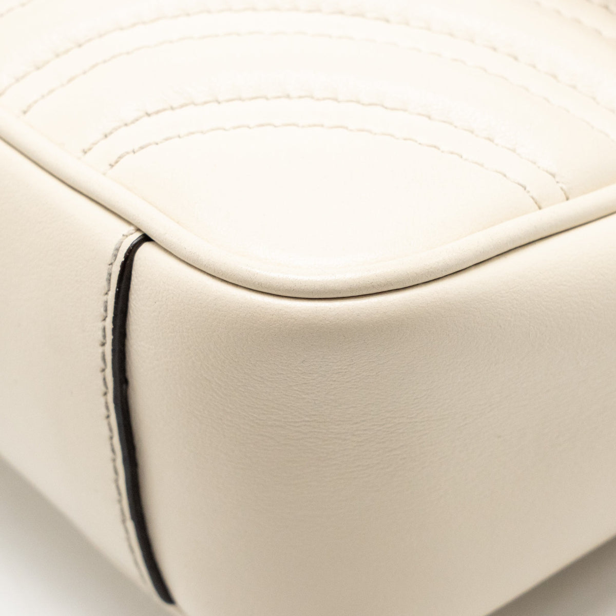 Gucci Small Marmont Shoulder Bag Matelassé chevron leather White GHW