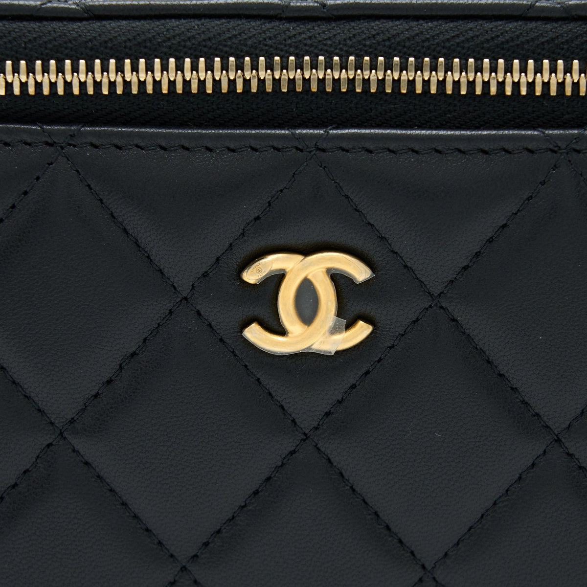 CHANEL PEARL CRUSH LONG VANITY LAMBSKIN BLACK GHW (MICROCHIP)