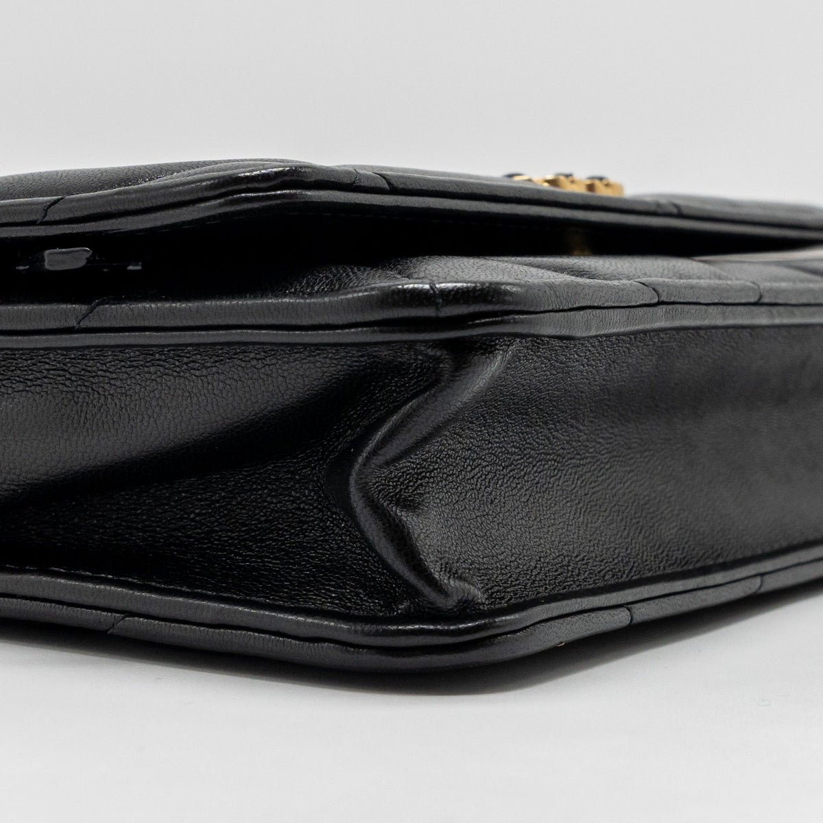 CHANEL 19 WALLET ON CHAIN LAMBSKIN BLACK MULTICOLOUR HARDWARE