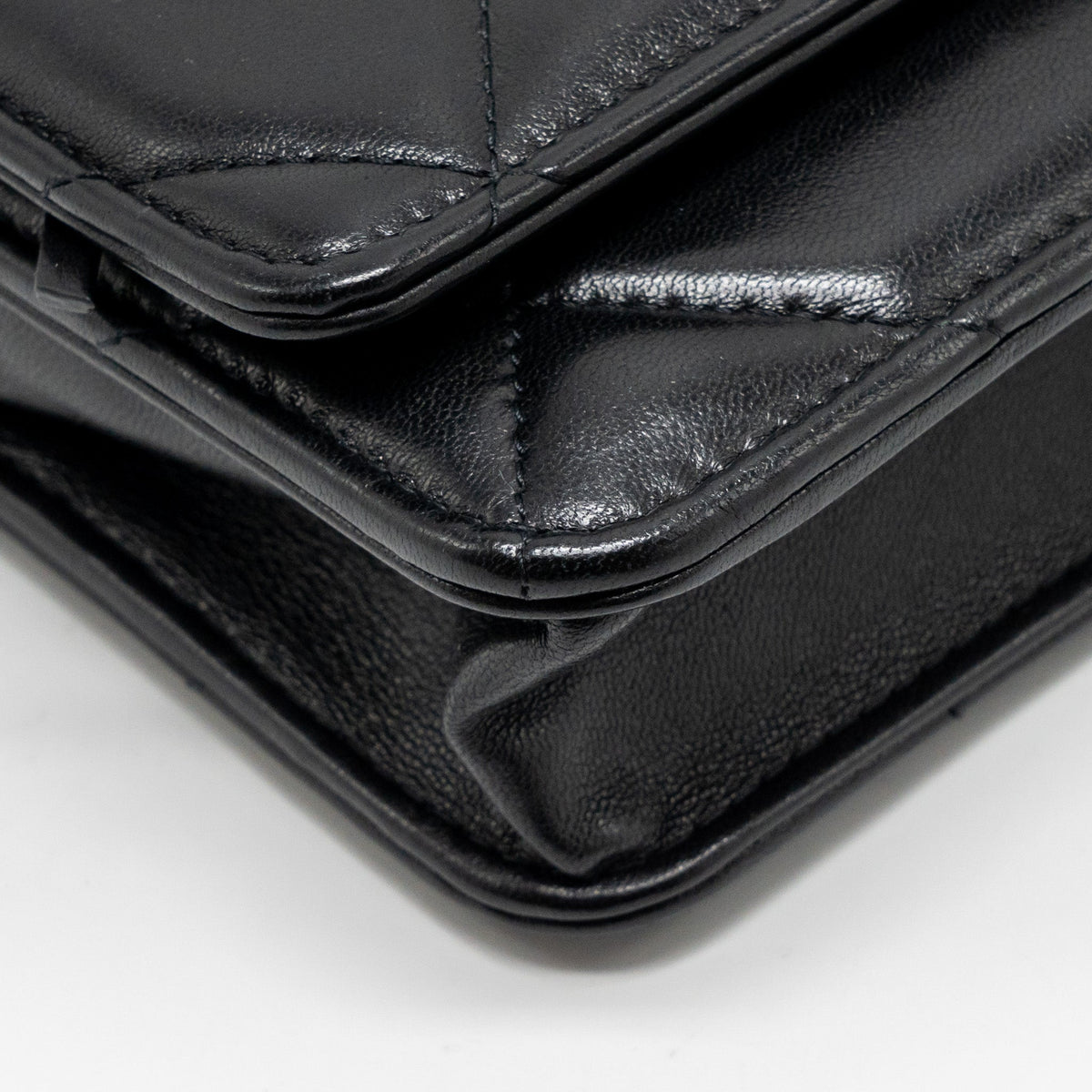 CHANEL 19 WALLET ON CHAIN LAMBSKIN BLACK MULTICOLOUR HARDWARE