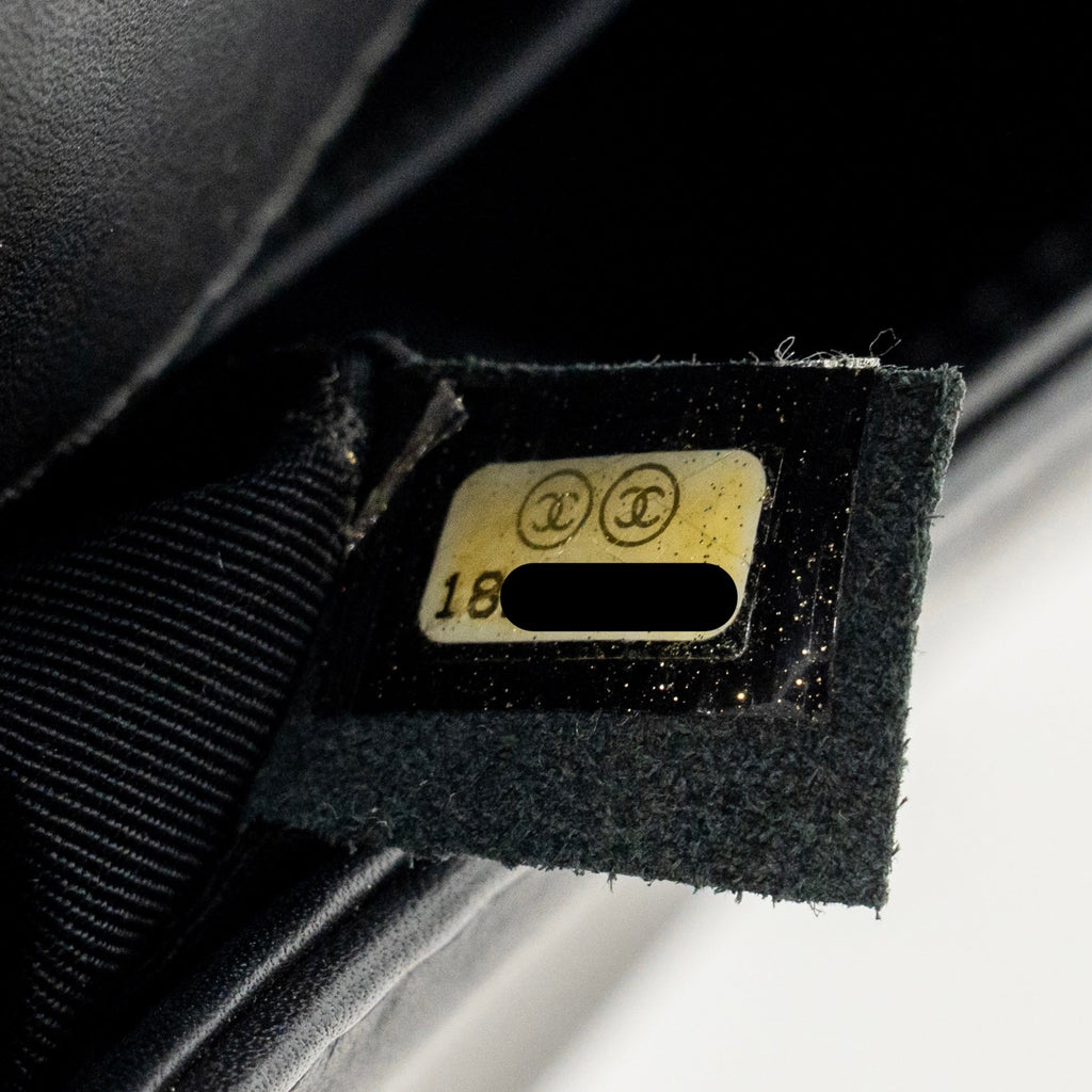 CHANEL MEDIUM BOY BAG CALFSKIN BLACK RUTHENIUM SHW