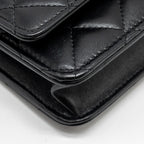 CHANEL PEARL DETAILED TOP HANDEL WALLET ON CHAIN LAMBSKIN BLACK LGHW (MICROCHIP)